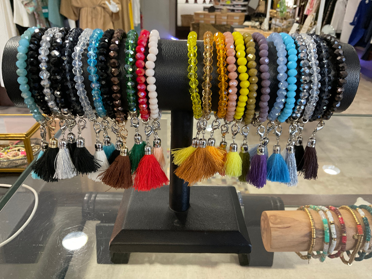 Référence Mode bracelets pompom