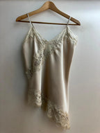 Loriane top en dentelle asymétrique